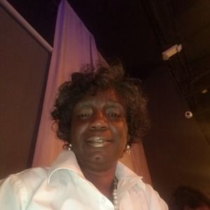 Meet your Posher, Denise